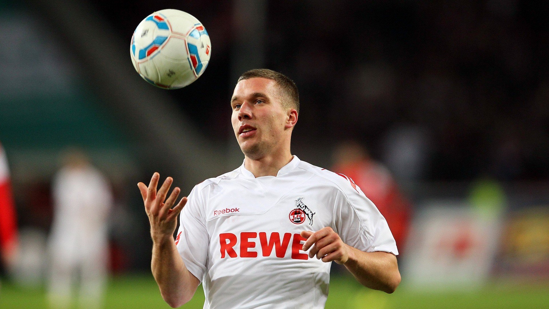 塞内加尔封锁切尔西，拉什福德在NBA季后赛接管比赛，体育的跨界寓言与权力解构